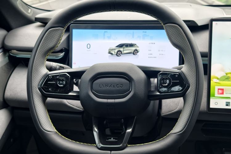 Used Lynk & Co 08 EM-P 2025 120km Long-Range Pro Steering Wheel