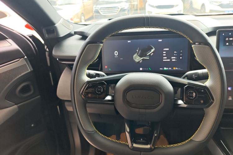 Used Lynk & Co 08 EM-P 2025 245km Ultra-Long Range Halo Steering Wheel