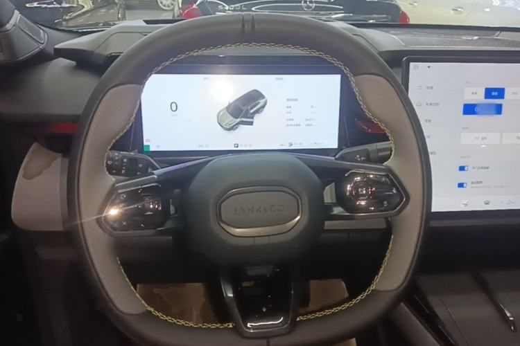 Used Lynk & Co 08 EM-P 2025 120km Long-Range Halo Steering Wheel