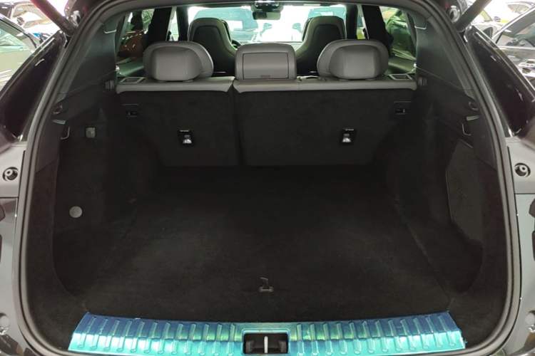 Used Lynk & Co 08 EM-P 2025 245km Ultra-Long Range Halo Trunk