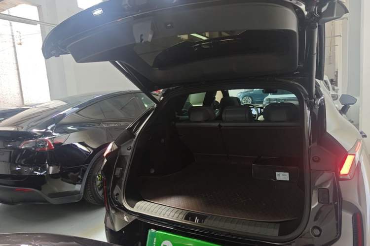 Used Lynk & Co 08 EM-P 2025 120km Long-Range Halo Trunk