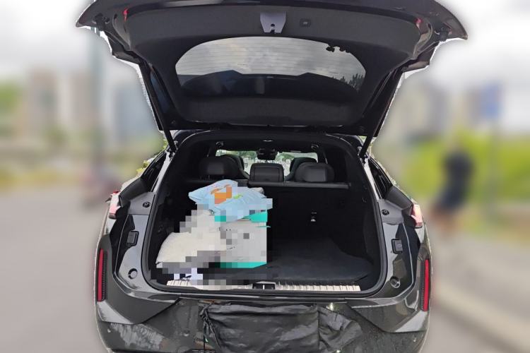 Used Lynk & Co 08 EM-P 2025 245 km Ultra-Long Range Pro Trunk
