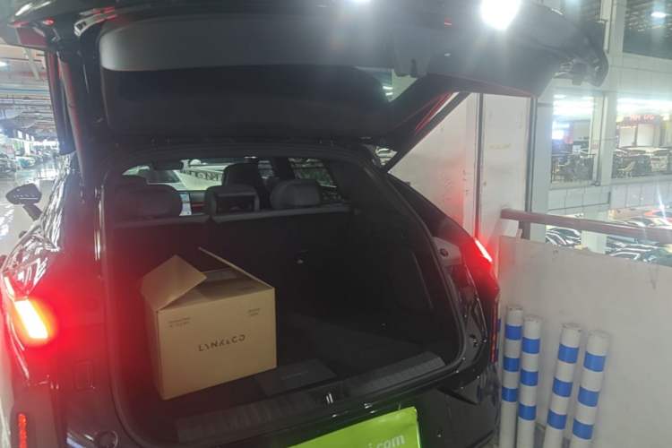 Used Lynk & Co 08 EM-P 2025 120km Long-Range Halo Trunk
