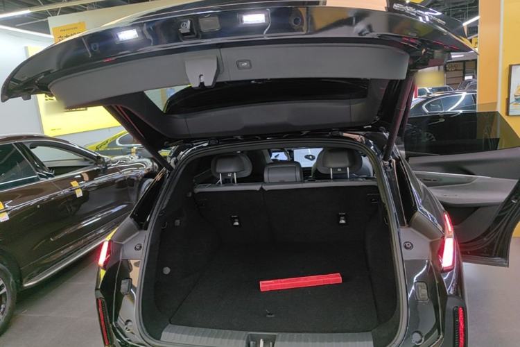 Used Lynk & Co 08 EM-P 2025 120km Long-Range Pro Trunk
