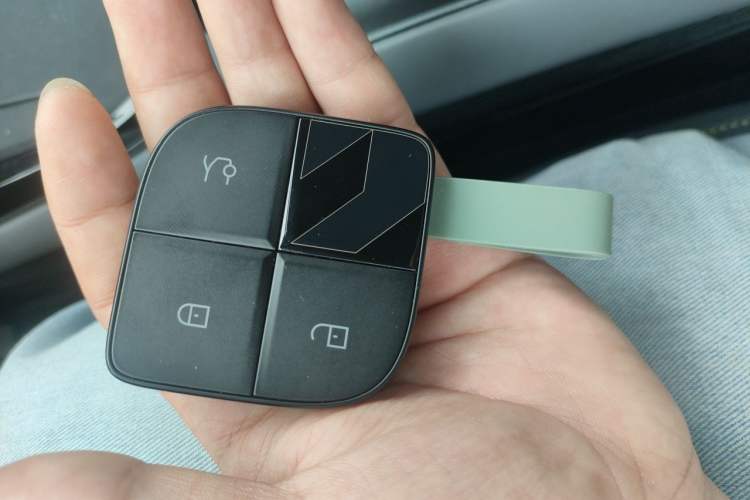 Used Lynk & Co 08 EM-P 2025 120km Long-Range Pro Vehicle Key