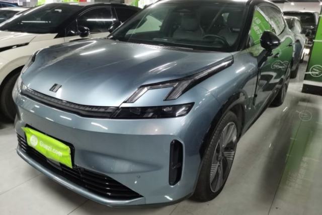 Used Lynk & Co 08 EM-P 2025 220 km All-Wheel-Drive Performance Halo