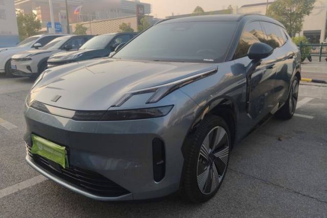 Used Lynk & Co 08 EM-P 2025 220 km All-Wheel-Drive Performance Halo