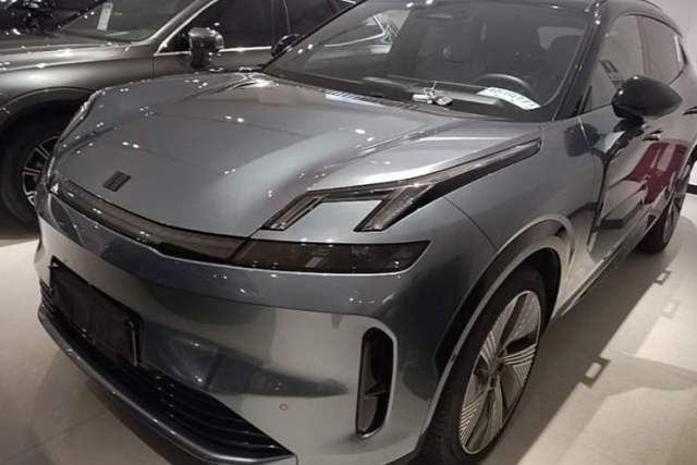 Used Lynk & Co 08 EM-P 2025 220 km All-Wheel-Drive Performance Halo