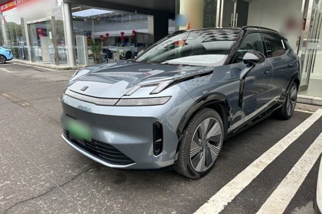 Used Lynk & Co 08 EM-P 2025 220 km All-Wheel-Drive Performance Halo