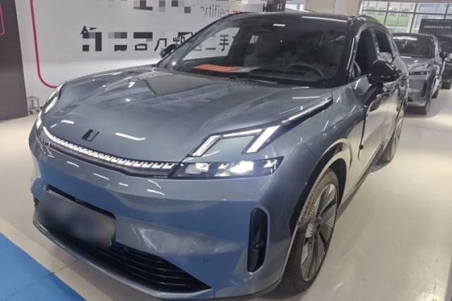 Used Lynk & Co 08 EM-P 2025 220 km All-Wheel-Drive Performance Halo
