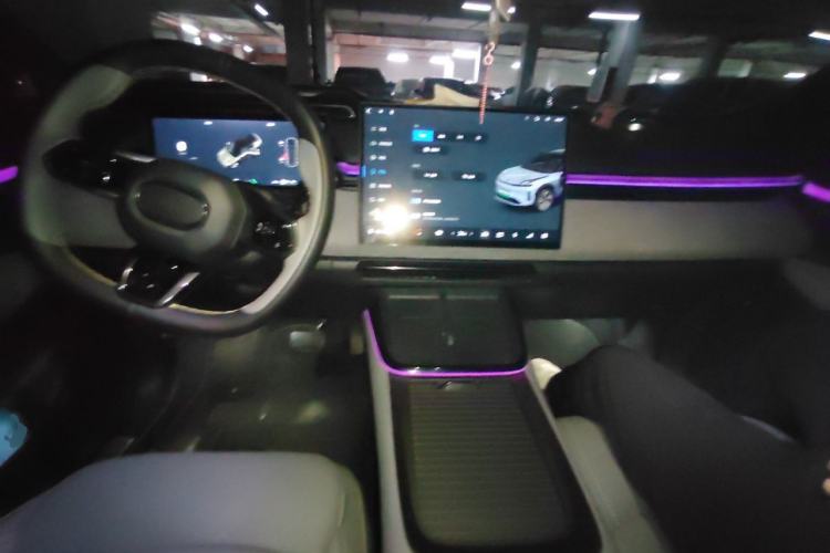 Used Lynk & Co 08 EM-P 2025 120km Long-Range Halo Center Console
