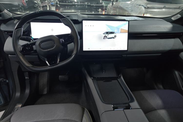 Used Lynk & Co 08 EM-P 2025 245km Ultra-Long Range Halo Center Console