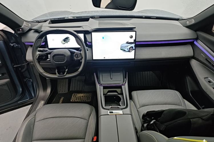 Used Lynk & Co 08 EM-P 2025 245km Ultra-Long Range Halo Center Console