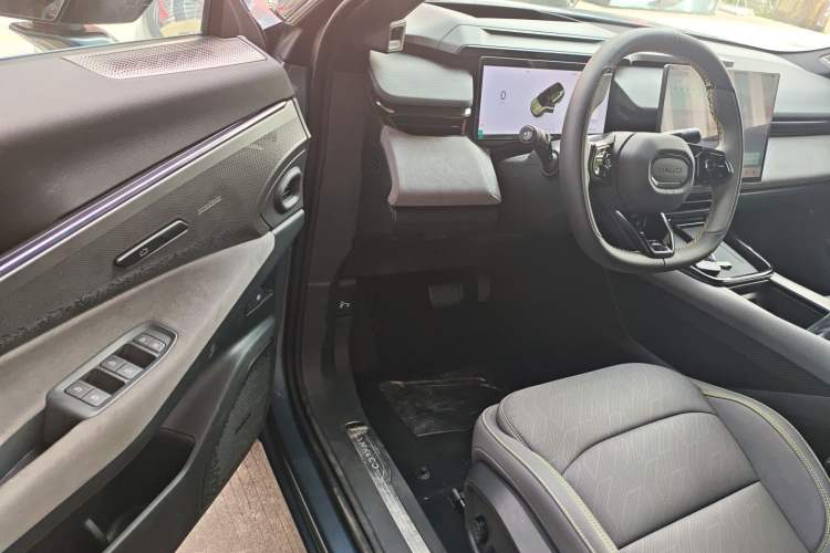 Used Lynk & Co 08 EM-P 2025 245km Ultra-Long Range Halo Driver Seat