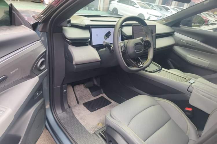 Used Lynk & Co 08 EM-P 2025 245km Ultra-Long Range Halo Driver Seat