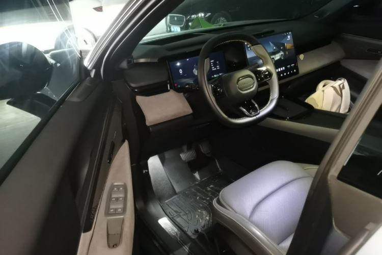 Used Lynk & Co 08 EM-P 2025 245km Ultra-Long Range Halo Driver Seat