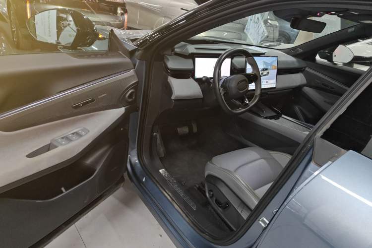 Used Lynk & Co 08 EM-P 2025 245km Ultra-Long Range Halo Driver Seat