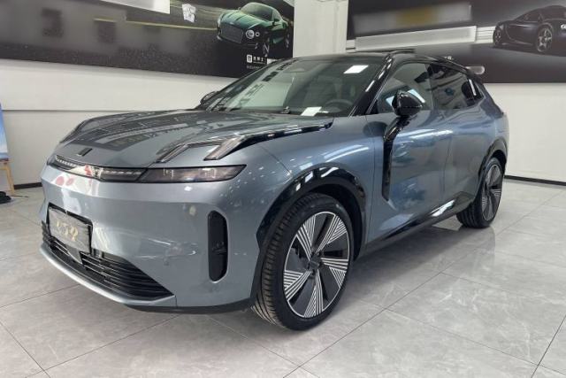 Used Lynk & Co 08 EM-P 2025 220 km All-Wheel-Drive Performance Halo