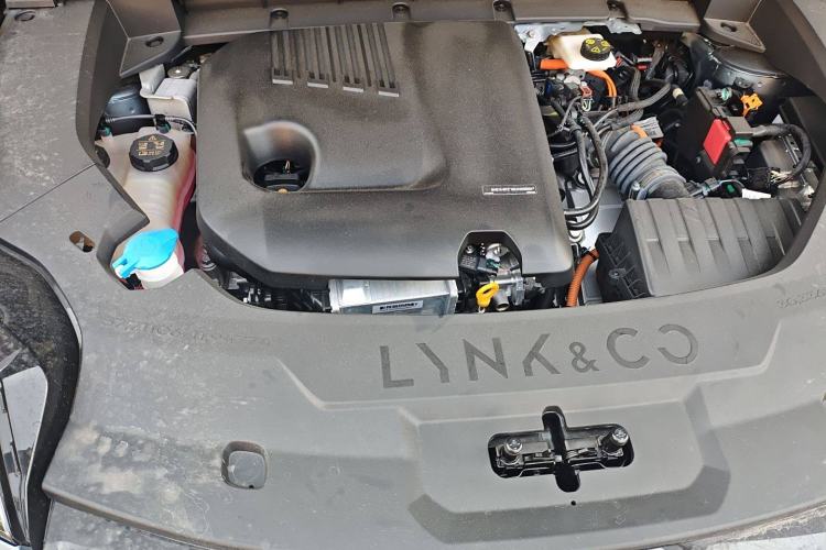 Used Lynk & Co 08 EM-P 2025 245km Ultra-Long Range Halo Engine Bay