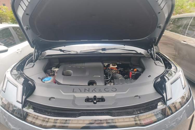 Used Lynk & Co 08 EM-P 2025 245km Ultra-Long Range Halo Engine Bay
