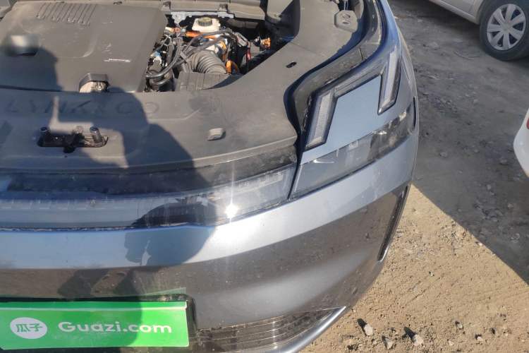 Used Lynk & Co 08 EM-P 2025 220 km All-Wheel-Drive Performance Halo Engine Bay Left