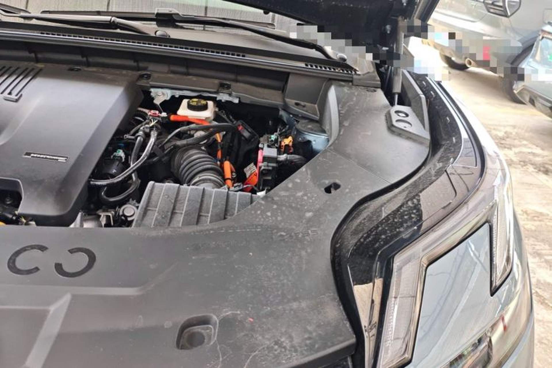 Used Lynk & Co 08 EM-P 2025 220 km All-Wheel-Drive Performance Halo Engine Bay Left