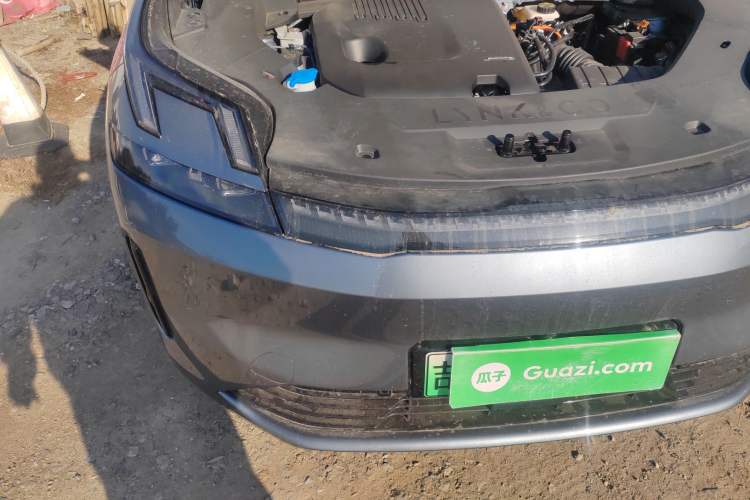 Used Lynk & Co 08 EM-P 2025 220 km All-Wheel-Drive Performance Halo Engine Bay Right
