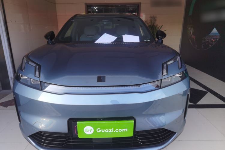 Used Lynk & Co 08 EM-P 2025 220 km All-Wheel-Drive Performance Halo Exterior 1