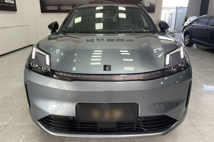 Used Lynk & Co 08 EM-P 2025 220 km All-Wheel-Drive Performance Halo Exterior 1