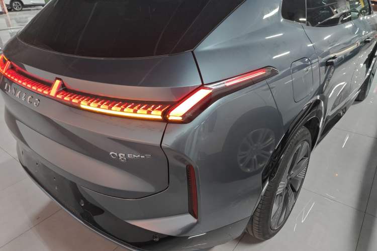 Used Lynk & Co 08 EM-P 2025 245km Ultra-Long Range Halo Exterior 2