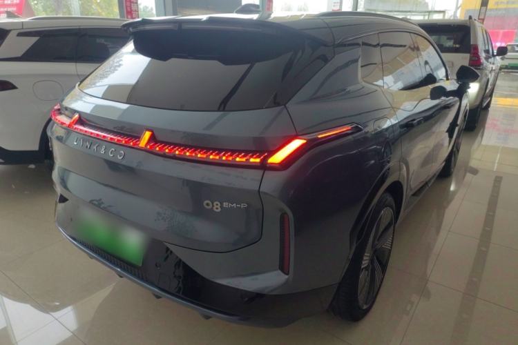 Used Lynk & Co 08 EM-P 2025 220 km All-Wheel-Drive Performance Halo Exterior 3