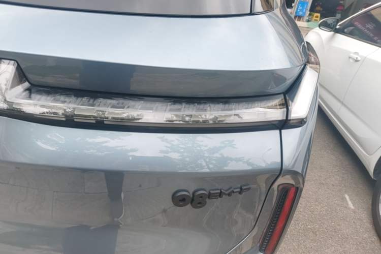 Used Lynk & Co 08 EM-P 2025 245km Ultra-Long Range Halo Exterior 3