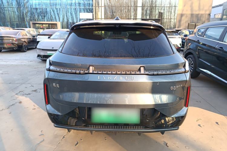 Used Lynk & Co 08 EM-P 2025 220 km All-Wheel-Drive Performance Halo Exterior 4