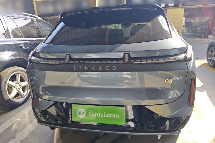 Used Lynk & Co 08 EM-P 2025 220 km All-Wheel-Drive Performance Halo Exterior 4