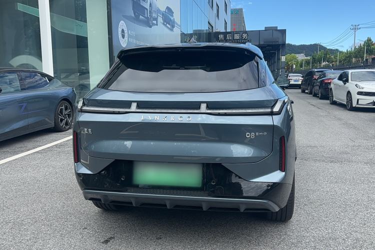 Used Lynk & Co 08 EM-P 2025 220 km All-Wheel-Drive Performance Halo Exterior 4