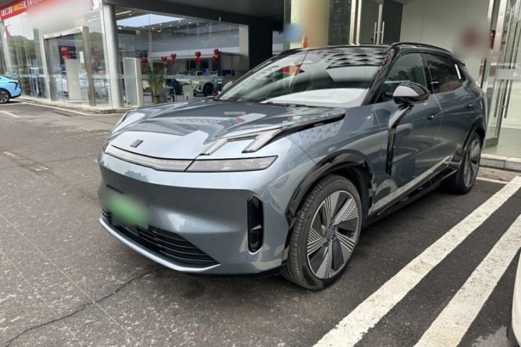 Used Lynk & Co 08 EM-P 2025 220 km All-Wheel-Drive Performance Halo Exterior 5