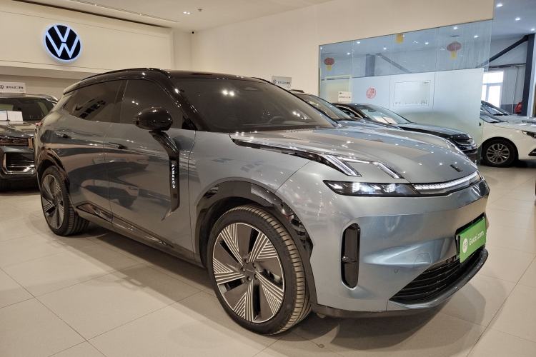 Used Lynk & Co 08 EM-P 2025 220 km All-Wheel-Drive Performance Halo Exterior 5