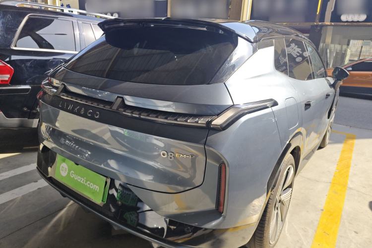 Used Lynk & Co 08 EM-P 2025 220 km All-Wheel-Drive Performance Halo Exterior 5
