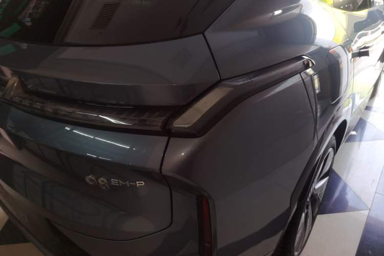 Used Lynk & Co 08 EM-P 2025 220 km All-Wheel-Drive Performance Halo Exterior 6