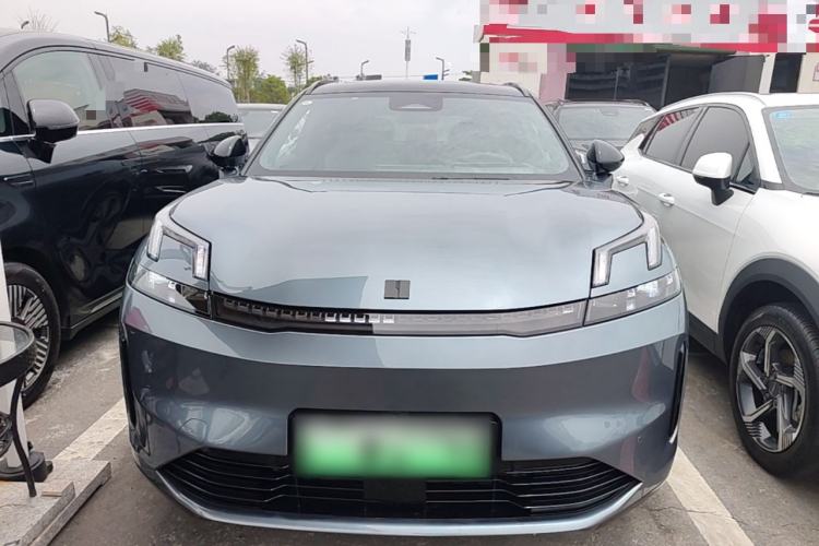 Used Lynk & Co 08 EM-P 2025 220 km All-Wheel-Drive Performance Halo Front