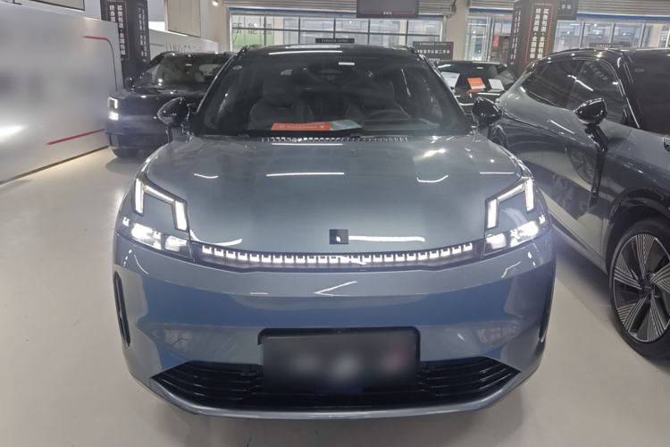 Used Lynk & Co 08 EM-P 2025 220 km All-Wheel-Drive Performance Halo Front