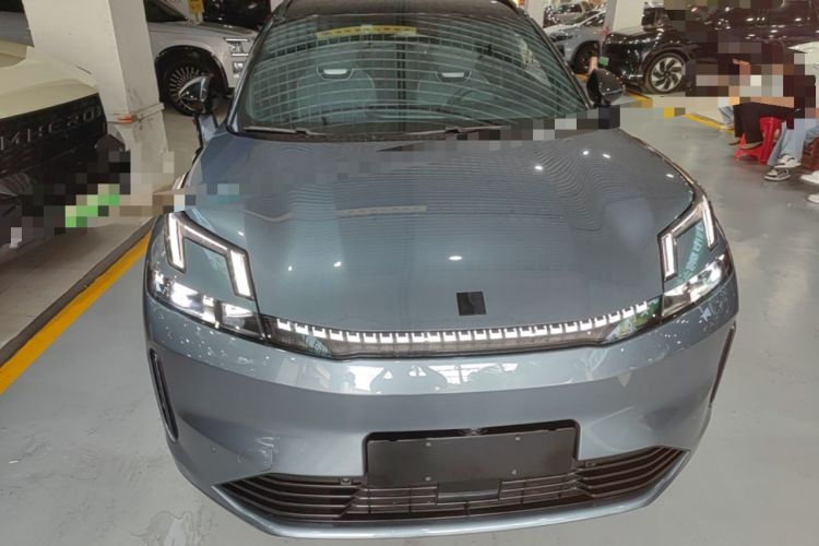 Used Lynk & Co 08 EM-P 2025 220 km All-Wheel-Drive Performance Halo Front