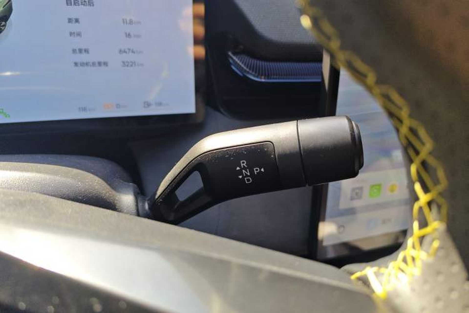 Used Lynk & Co 08 EM-P 2025 220 km All-Wheel-Drive Performance Halo Gear Lever