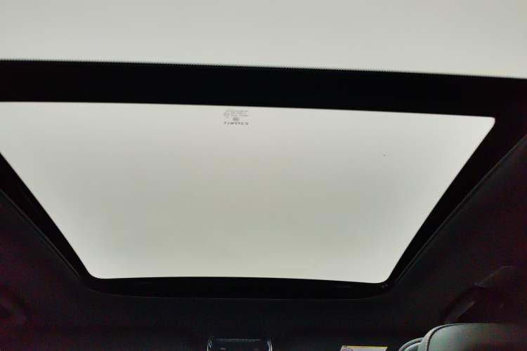 Used Lynk & Co 08 EM-P 2025 220 km All-Wheel-Drive Performance Halo Headliner