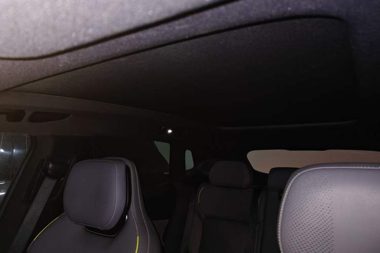 Used Lynk & Co 08 EM-P 2025 220 km All-Wheel-Drive Performance Halo Headliner