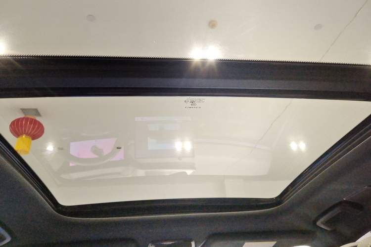 Used Lynk & Co 08 EM-P 2025 220 km All-Wheel-Drive Performance Halo Headliner