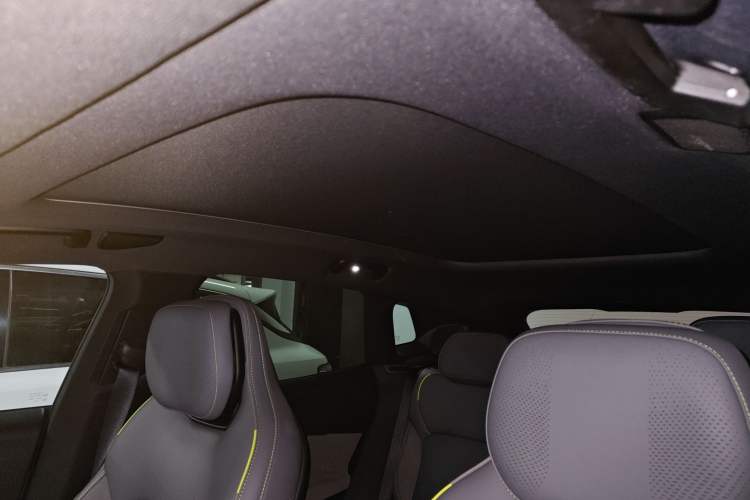 Used Lynk & Co 08 EM-P 2025 245km Ultra-Long Range Halo Headliner