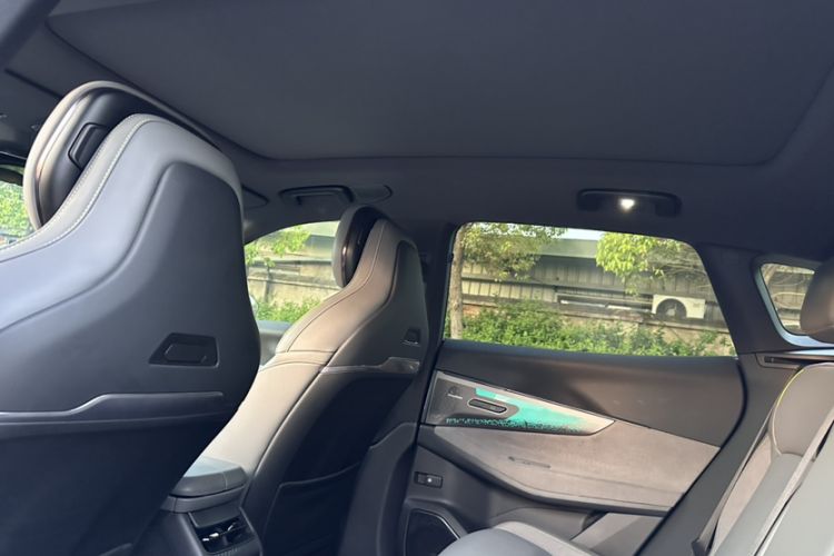 Used Lynk & Co 08 EM-P 2025 220 km All-Wheel-Drive Performance Halo Headliner