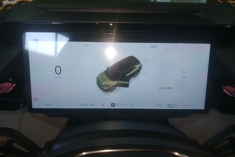 Used Lynk & Co 08 EM-P 2025 220 km All-Wheel-Drive Performance Halo Instrument Cluster
