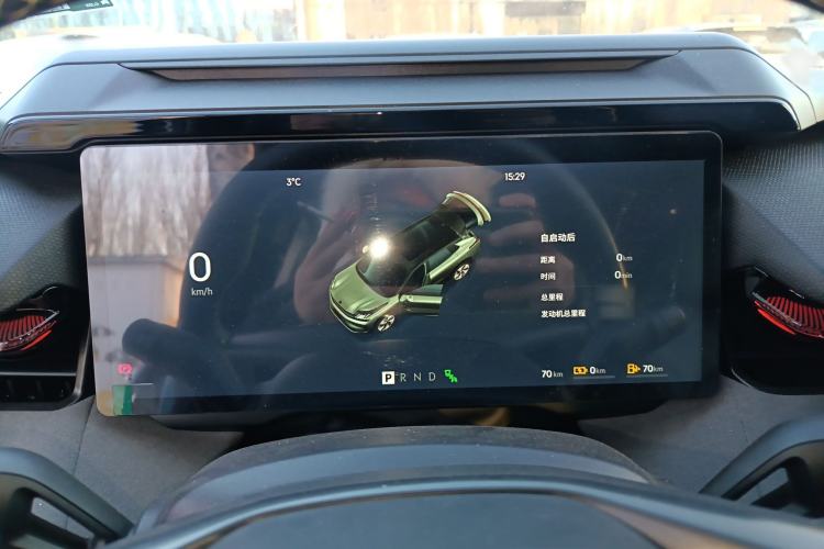 Used Lynk & Co 08 EM-P 2025 220 km All-Wheel-Drive Performance Halo Instrument Cluster